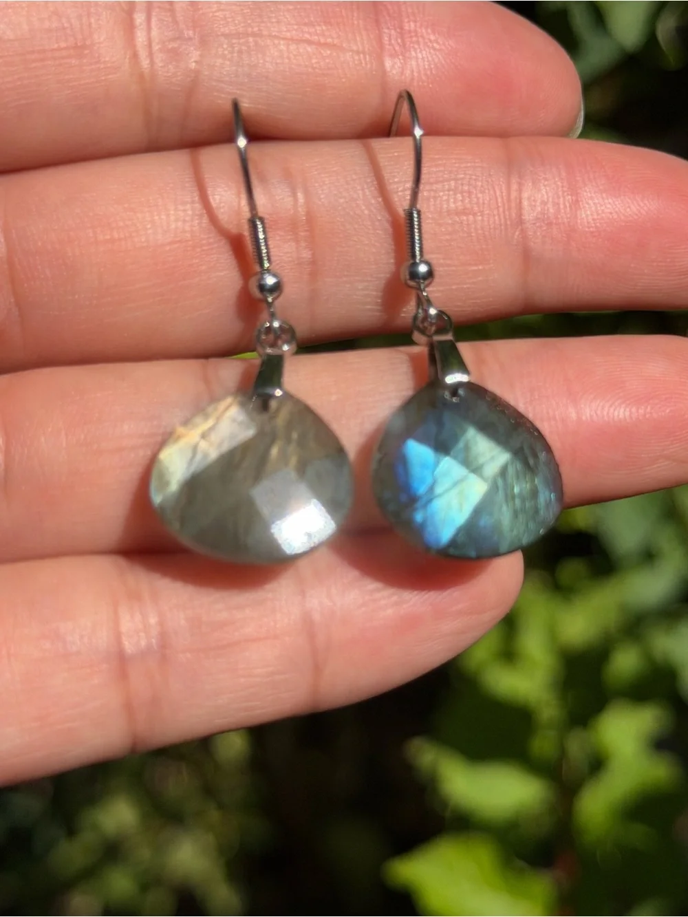 Stainless steel flashy faceted labradorite earrings 2032